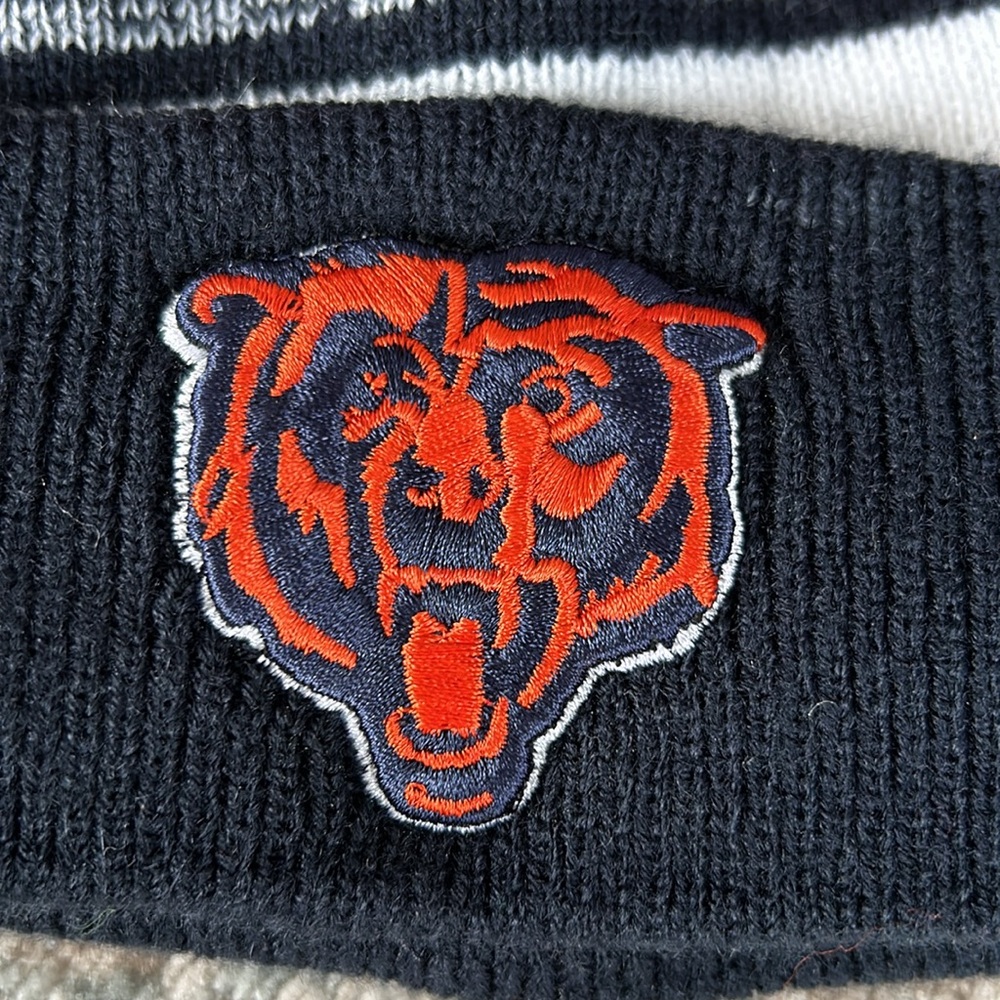 White Chicago Bears Stripling Cuffed Knit Hat with Pom - Picture 2 of 5